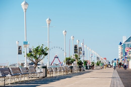 boardwalk-and-kites.jpg